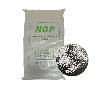 Applicazione in vetro Nitrato di potassio KNO3 con formula chimica KNO3 e purezza minima del 99%