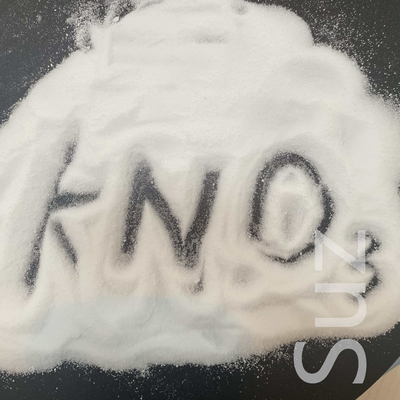 Forma prismatica incolore Cristalli di nitrato di potassio Granuli bianchi Purezza min. 99% Per ONU NO 1486