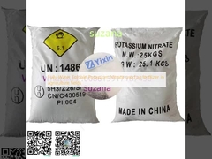 Nitrato di potassio completamente solubile in acqua utilizzato come concime nei campi agricoli